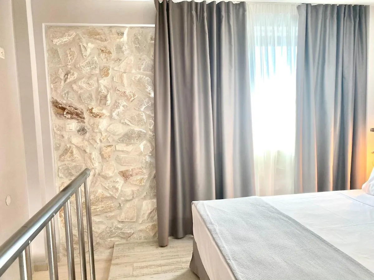 Kali Thea Suites Neos Marmaras Aparthotel